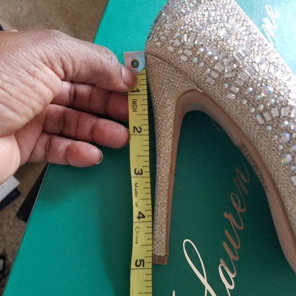 Make me an offer!! ๐Dressy heels- size 7 1/2 - Picture 4 of 4